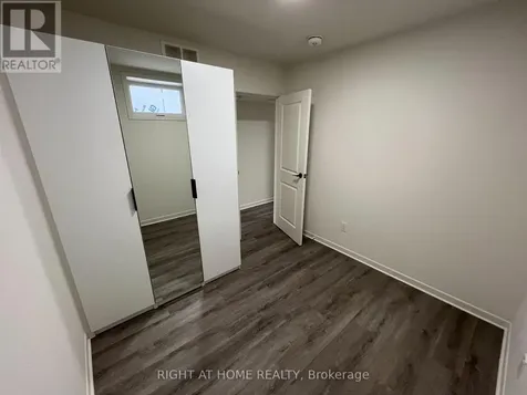 1258 Broadview Avenue Toronto (broadview North) ON M4K 2T4