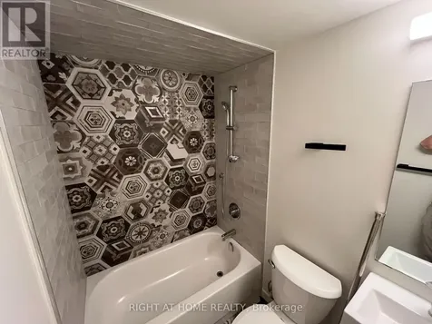 1258 Broadview Avenue Toronto (broadview North) ON M4K 2T4
