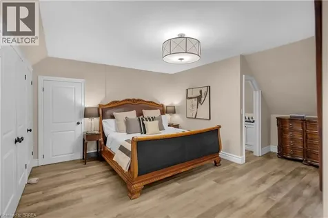 60 Dundas Street West Paris ON N3L 1G5