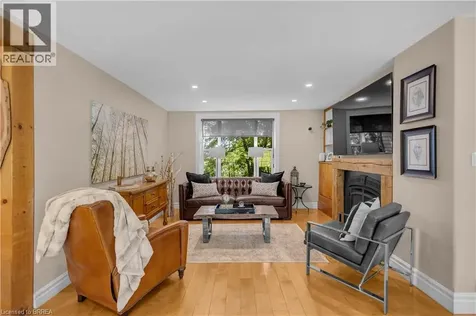60 Dundas Street West Paris ON N3L 1G5