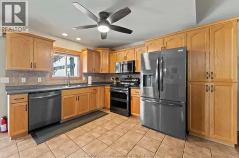 435 Fields Avenue Lasalle ON N9J 3S6