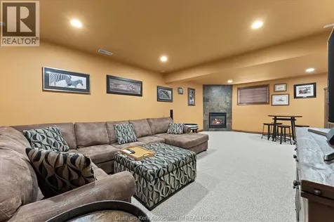 435 Fields Avenue Lasalle ON N9J 3S6