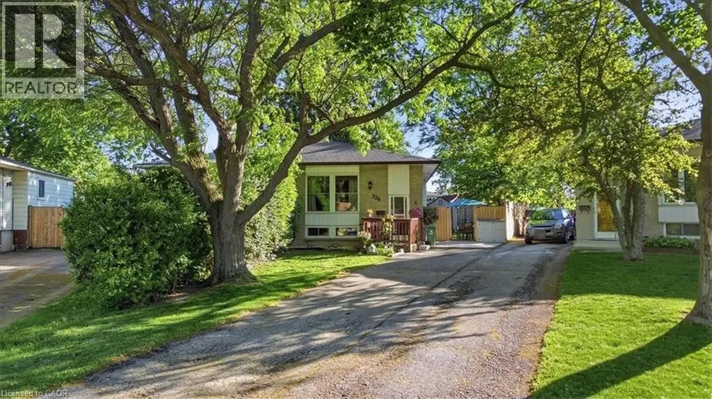 228 Golden Orchard Drive Hamilton ON L9C 6J7