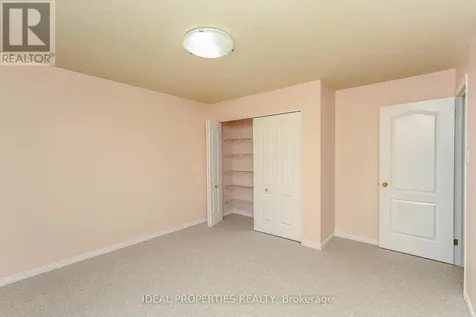 39 Huntings End Avenue Ottawa ON K2M 1R2