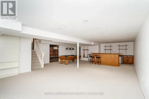 39 Huntings End Avenue Ottawa ON K2M 1R2