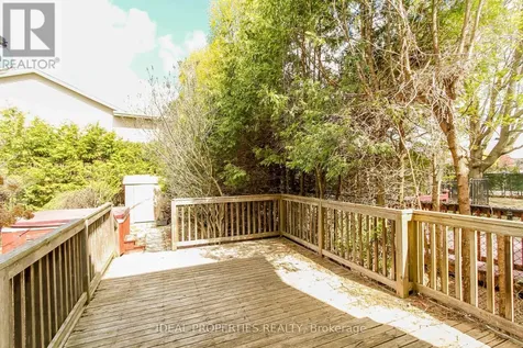 39 Huntings End Avenue Ottawa ON K2M 1R2