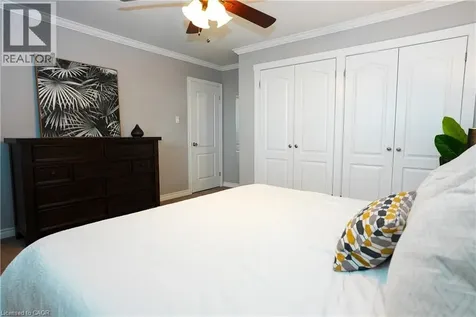 1266 Lakeview Drive Oakville ON L6H 2M8