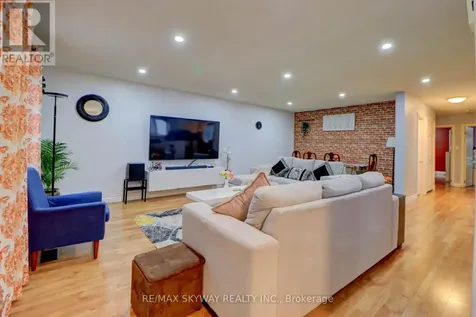 282B Brock Street West Uxbridge ON L9P 1G1