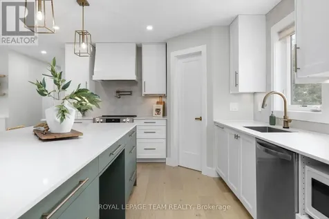 1386 Johnston Drive Ottawa ON K4P 1A6