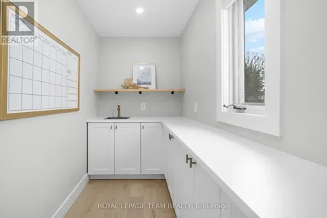 1386 Johnston Drive Ottawa ON K4P 1A6
