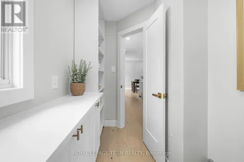 1386 Johnston Drive Ottawa ON K4P 1A6