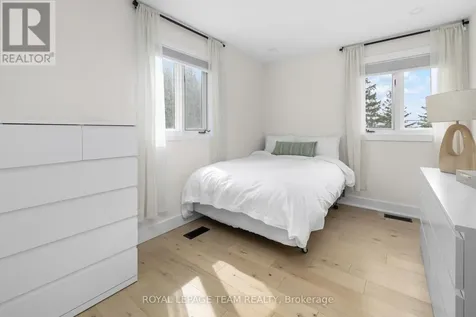 1386 Johnston Drive Ottawa ON K4P 1A6