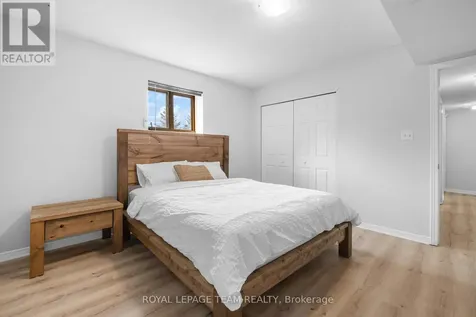 1386 Johnston Drive Ottawa ON K4P 1A6