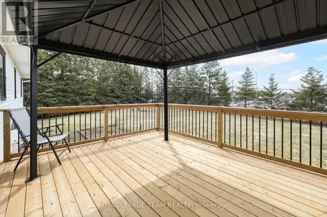 1386 Johnston Drive Ottawa ON K4P 1A6