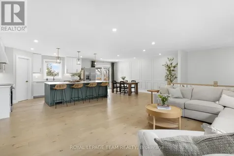 1386 Johnston Drive Ottawa ON K4P 1A6