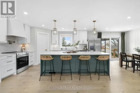 1386 Johnston Drive Ottawa ON K4P 1A6