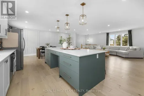 1386 Johnston Drive Ottawa ON K4P 1A6
