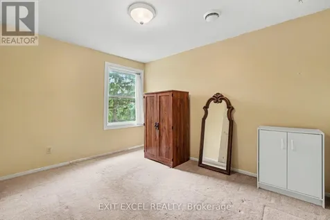 2139 Eric Crescent Ottawa ON K1B 4P5