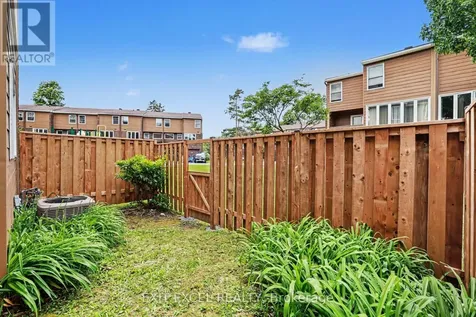 2139 Eric Crescent Ottawa ON K1B 4P5