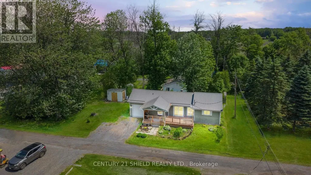 6235 Maple Avenue South Glengarry ON K0C 1N0