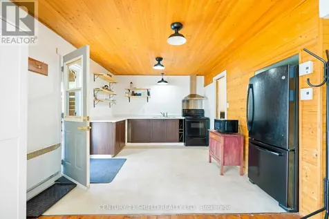 6235 Maple Avenue South Glengarry ON K0C 1N0