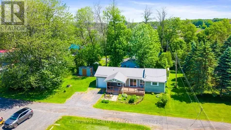 6235 Maple Avenue South Glengarry ON K0C 1N0
