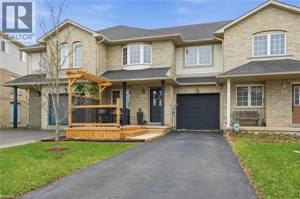 14 Kenyon Crescent Grimsby ON L3M 5P4