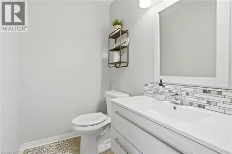 14 Kenyon Crescent Grimsby ON L3M 5P4