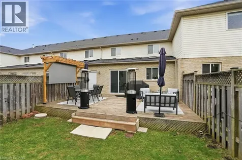 14 Kenyon Crescent Grimsby ON L3M 5P4
