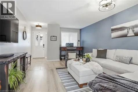 14 Kenyon Crescent Grimsby ON L3M 5P4