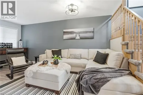 14 Kenyon Crescent Grimsby ON L3M 5P4