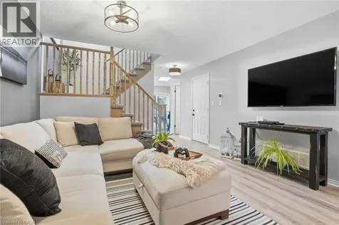 14 Kenyon Crescent Grimsby ON L3M 5P4
