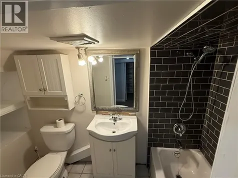 24 Somerset Avenue Hamilton ON L8L 2L5