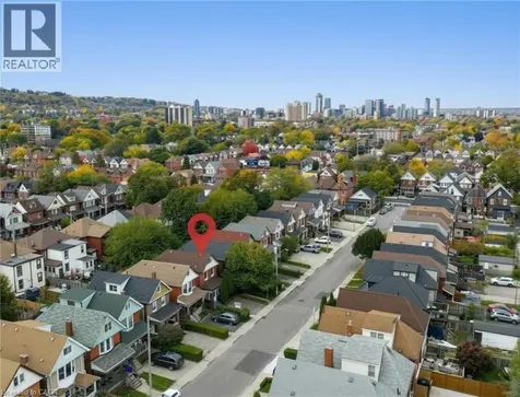 24 Somerset Avenue Hamilton ON L8L 2L5