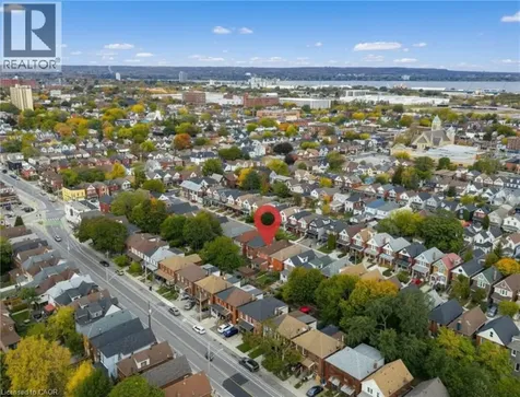 24 Somerset Avenue Hamilton ON L8L 2L5