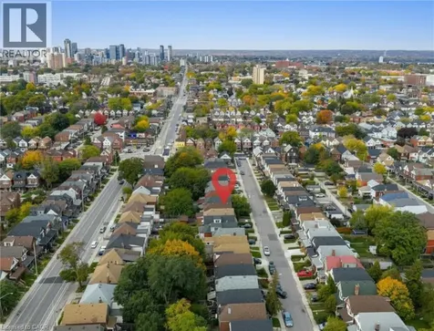 24 Somerset Avenue Hamilton ON L8L 2L5