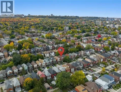 24 Somerset Avenue Hamilton ON L8L 2L5