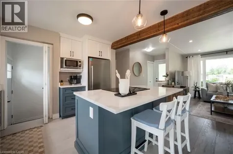 9 Kingslea Drive Hamilton ON L8T 3Z8