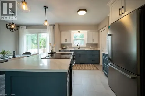 9 Kingslea Drive Hamilton ON L8T 3Z8