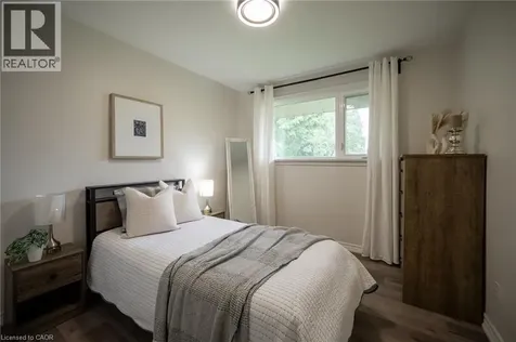 9 Kingslea Drive Hamilton ON L8T 3Z8