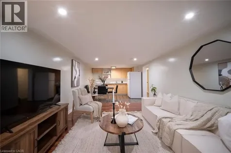 9 Kingslea Drive Hamilton ON L8T 3Z8