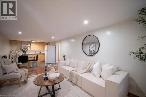 9 Kingslea Drive Hamilton ON L8T 3Z8