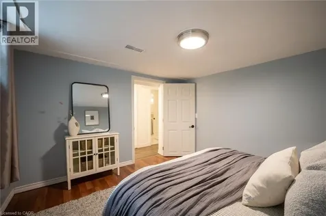 9 Kingslea Drive Hamilton ON L8T 3Z8