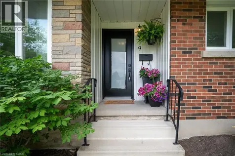 9 Kingslea Drive Hamilton ON L8T 3Z8