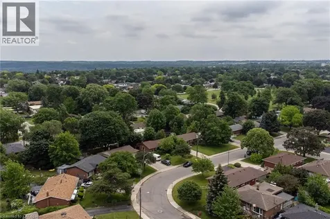 9 Kingslea Drive Hamilton ON L8T 3Z8