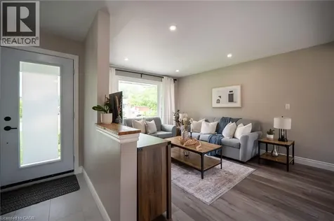 9 Kingslea Drive Hamilton ON L8T 3Z8
