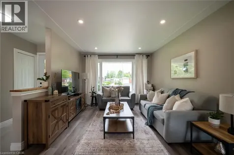 9 Kingslea Drive Hamilton ON L8T 3Z8