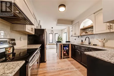 43 Southview Crescent Cambridge ON N1P 1A3