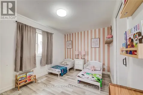 43 Southview Crescent Cambridge ON N1P 1A3