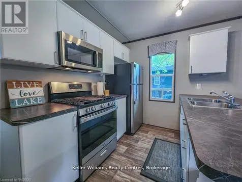 13 Southline Avenue Huron-kinloss ON N2Z 2X5